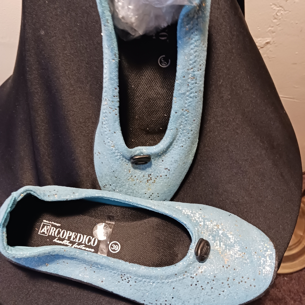 Arcopedico Women's Glittery Light Blue Flats